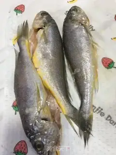 Make Fried yellow fish step 0