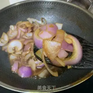 Make I used to make onions with flowers and sauce step 11