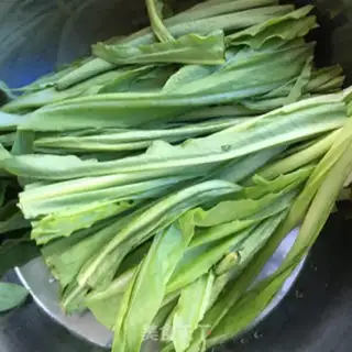 Make Five bouquets of beans step 1