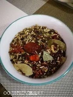 Make A bowl of onion noodles step 1