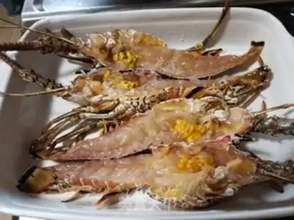 Make Garlic butter roasted lobster step 3