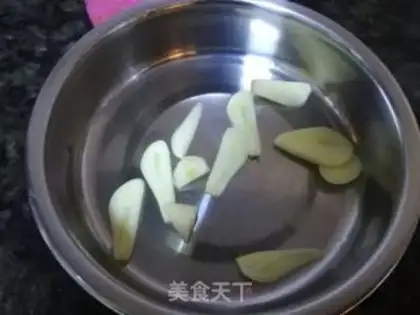Make Garlic flowers step 1
