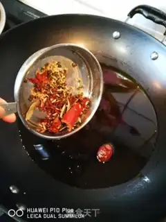 Make A bowl of onion noodles step 3