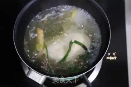 Make ♪ The cold and spicy hands tore the chicken silk ♪ step 1