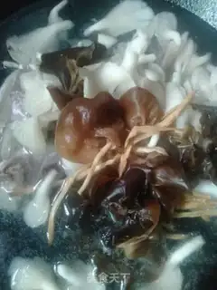 Make Coughfish head soup step 7