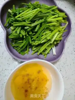 Make Garlic fried eggs step 0