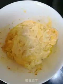 Make Garlic fried eggs step 2