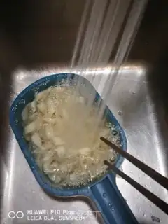 Make A bowl of onion noodles step 18
