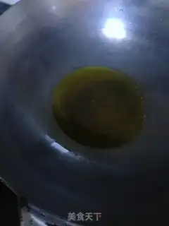Make Tomato fried eggs step 2