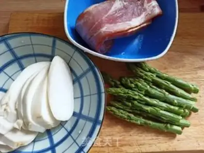Make Bacon rolls step 0