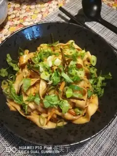 Make A bowl of onion noodles step 20