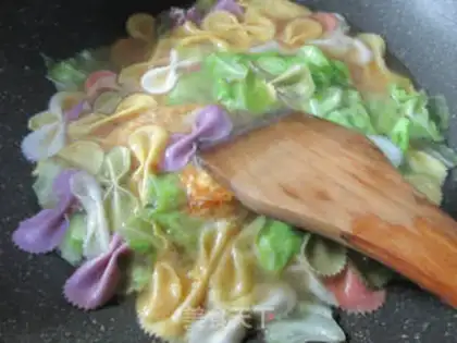 Make Egg cabbage butterflies step 5