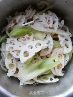 Make The red meat spicy pot step 0