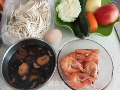 Make Tomato shrimp step 0