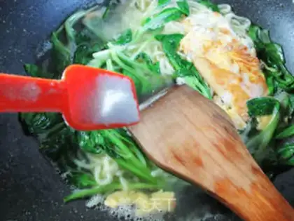 Make Chicken-crunchy duck-ass noodle step 4