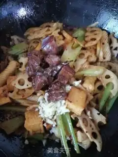 Make The red meat spicy pot step 8