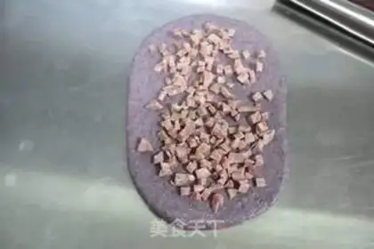 Make Sausage pickles, cheese, black rice bread step 11