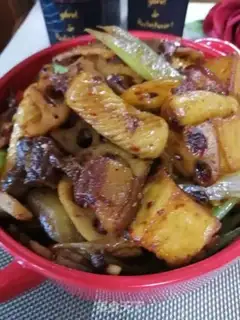 Make The red meat spicy pot step 11