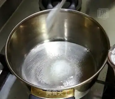 Make Taco mud dirty milk tea step 2