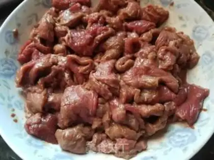 Make Onion beef step 0