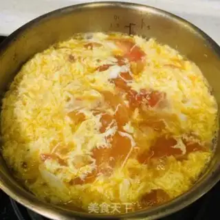 Make Shrimp tomato egg soup step 2