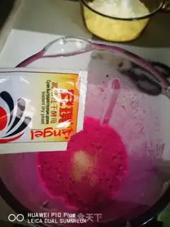 Make Flamingo cream buns step 4