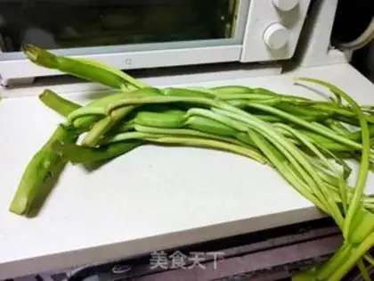 Make Empty cabbage with pork step 0