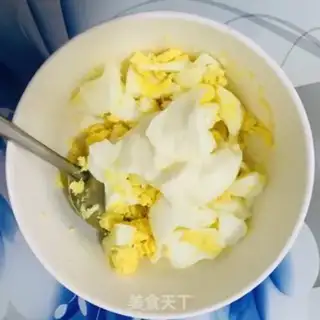 Make Egg sandwich step 2