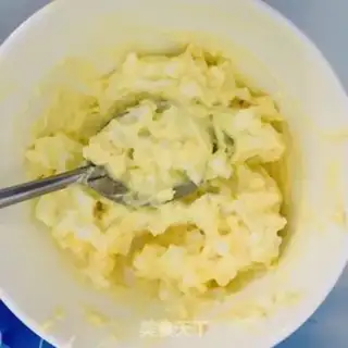 Make Egg sandwich step 3