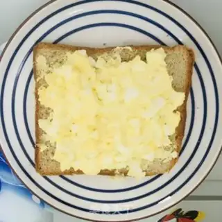 Make Egg sandwich step 4