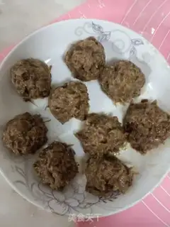 Make A broad rose moon cake step 2