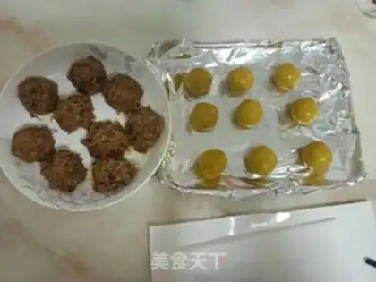 Make A broad rose moon cake step 3