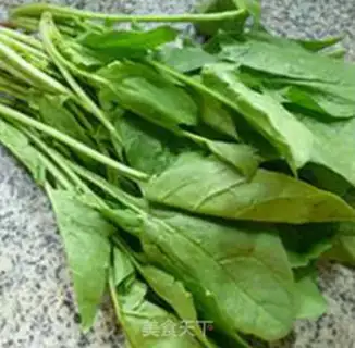 Make Meatball spinach soup step 1