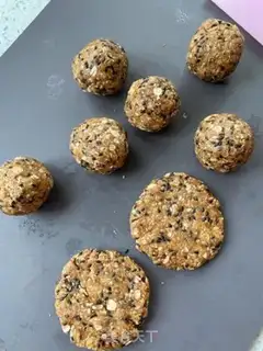 Make Red sugar oatmeal cookies step 5