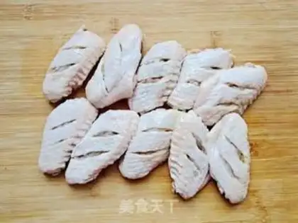 Make Spicy fried chicken wings step 2