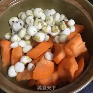 Make Pearl horse hoof bone soup step 1