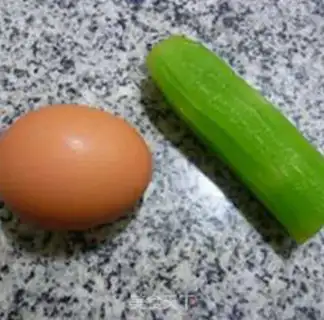 Make Snoopy-mares, egg soup step 1