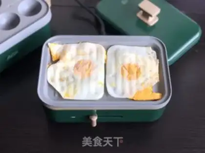Make Classic ham egg sandwich step 2