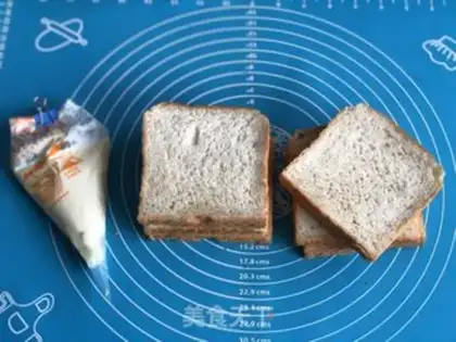 Make Classic ham egg sandwich step 3