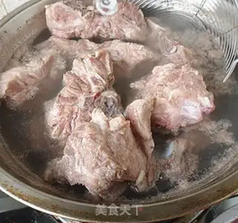 Make Pork soup step 1