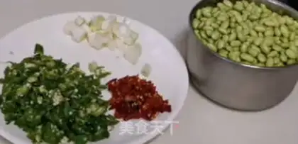 Make Spicy shrimp fur beans step 0