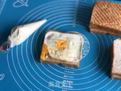 Make Classic ham egg sandwich step 4