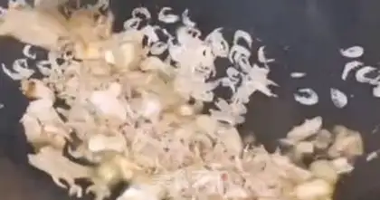 Make Spicy shrimp fur beans step 1