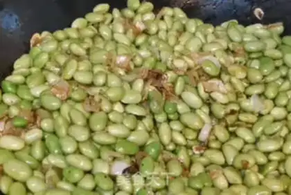 Make Spicy shrimp fur beans step 2