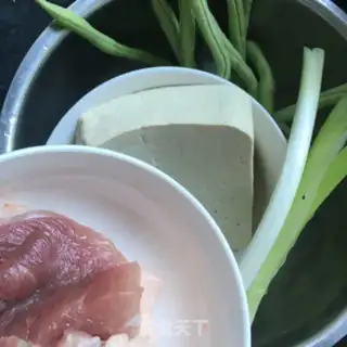 Make The veggies when the bean sprouts step 5