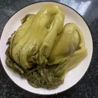 Make Sour pickles, yellowbones step 0