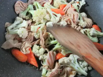 Make Carrot florist with veggie wings step 6