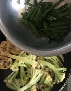 Make Squirty omelet step 7