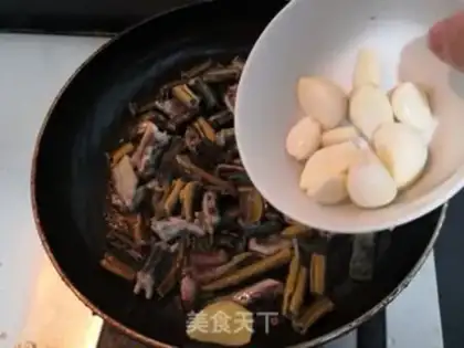 Make The onions are burning yellow step 10