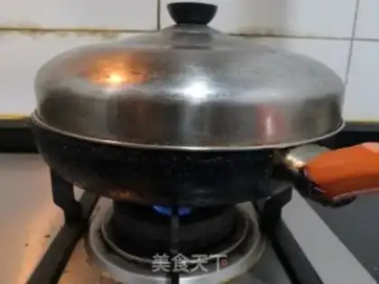 Make The onions are burning yellow step 18